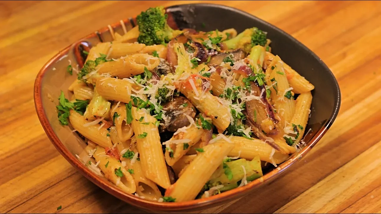 Pasta with Broccoli in white wine sauce - healthy eating - white sauce vegetarian recipe
