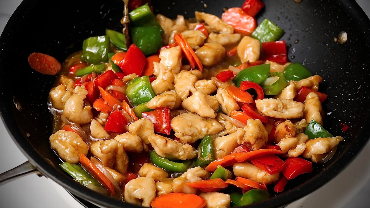 QuickandEasyRecipe #ChickenandVegetable Ingredients: 1 small head Broccoli 1 small head Cauliflower . 