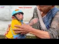 Download Lagu So kind! Lily shared her apples with an old woman she met along the way | Lily's story