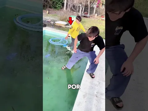 😱 ¡El Hielo de la Piscina se Rompió en Segundos! 🥶💥