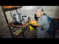 Download Lagu Le preparé su plato favorito a una anciana de 90 años en el salvador. 
