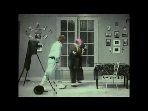Chez le photographe (1900) La Société Phono-Cinéma-Théâtre