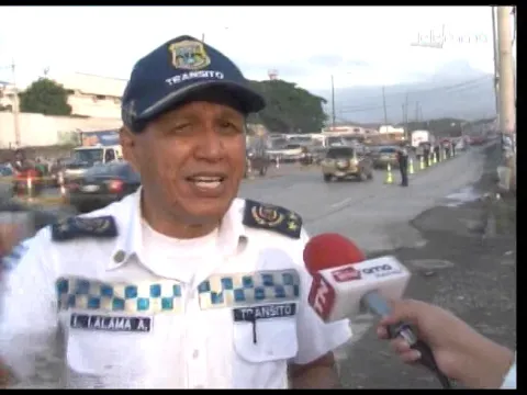 Cierre de carriles en un tramo de vía Daule por obra de un ducto cajón