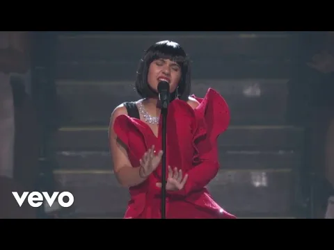 Download MP3 Alessia Cara - Scars To Your Beautiful  (Live At The MTV VMAs / 2017)