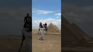 أنا تاريخى مالى الدنيا التاريخ الحضارة فخر المصريين أنا أولى بحلاوتها 