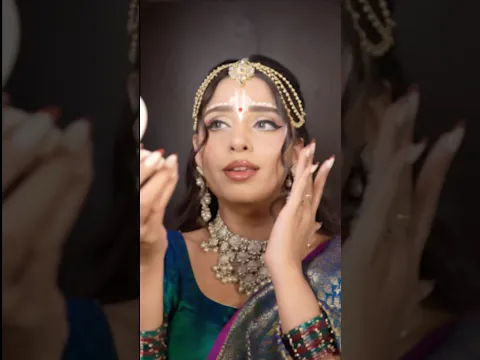 OMG! GRWM Radha Rani Makeup Look & Gopi Dots 🦚🪈 #trending #viral #shorts @ChillWithGeet