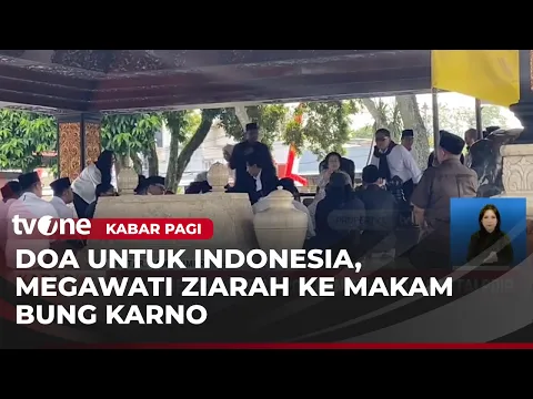 Megawati Ziarah ke Makam Sang Ayah di Blitar