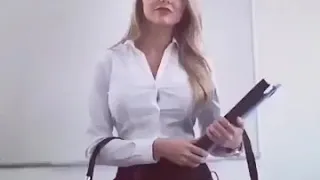 المعلمة الفرنسية التي إثارة إعجاب التلاميذ 