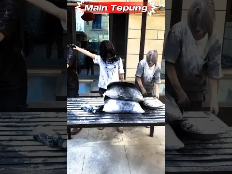 Momen kocak saat main Tepung