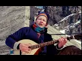 Download Lagu Emil Kárlsen - Viehkkin-Erjan (Official Music Video)