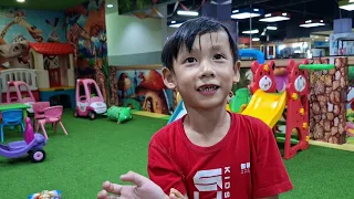 Playground Seluncuran Yelow