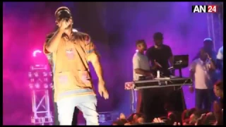 olamide at st savoiur school concert