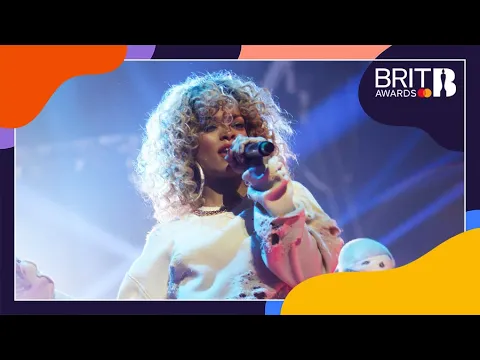 Download MP3 Rihanna - We Found Love (Live at The BRITs 2012)