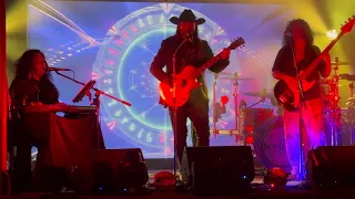 justin morris and company step into the light 