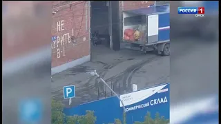 «Почта России» извинилась за работников, швырявших мешки с письмами в Омске