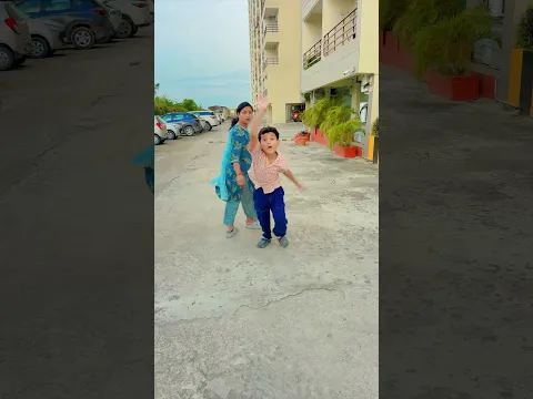 Uf kya chahiye baba chumma 💋💋💋 #trending #funny #shortfeed #dance