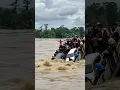Download Lagu Ngeri! Perahu Penuh Kendaraan Tiba-Tiba Tenggelam di Tengah Sungai 🚨