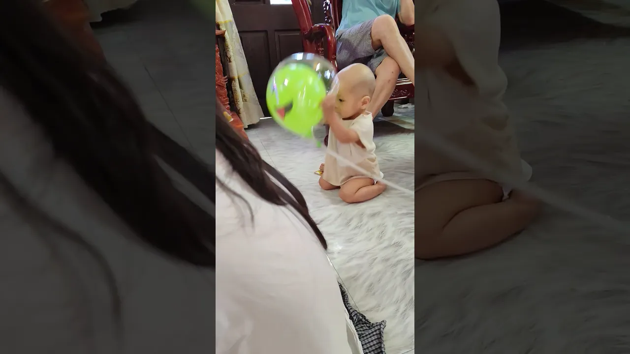 bond báo các chị
