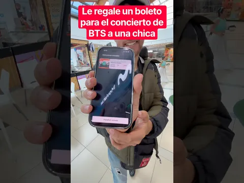 Le regale un boleto para el concierto de BTS a una chica