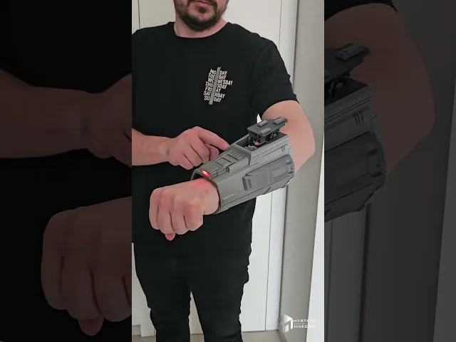 Motorized mandalorian Vambrace by MysteryMakers video thumbnail