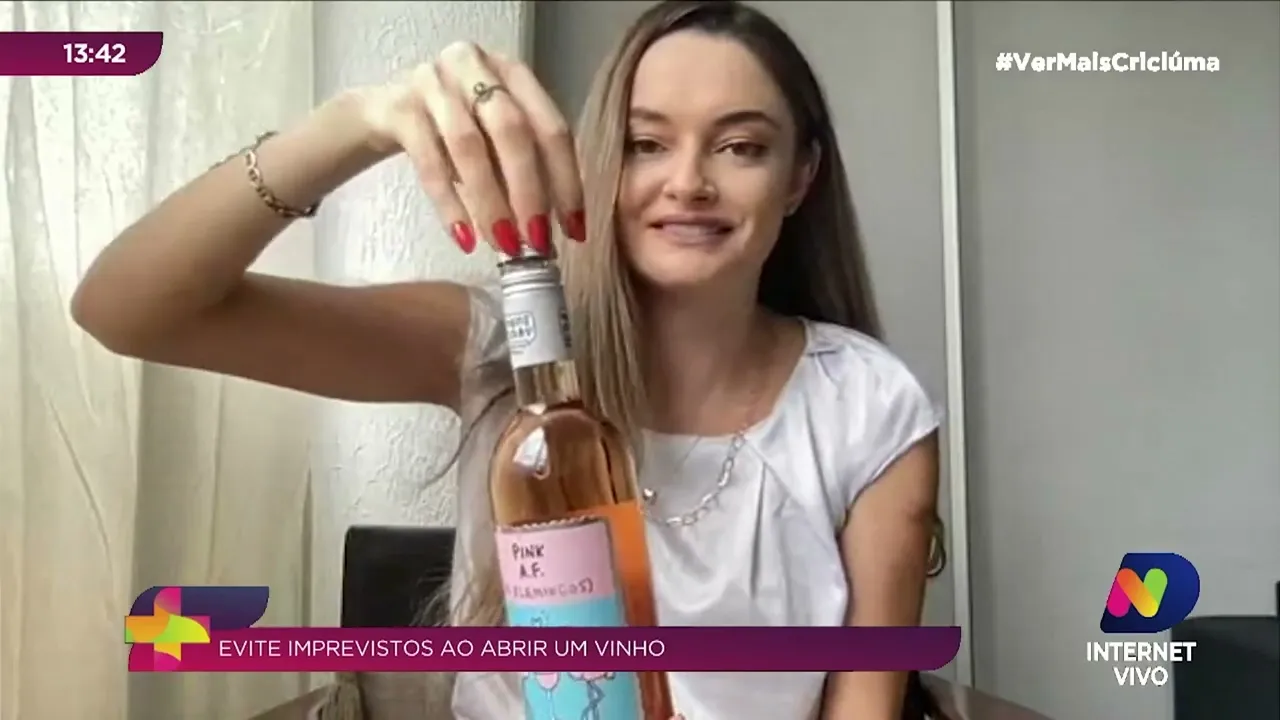 Aprenda a abrir uma garrafa de espumante ou vinho