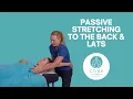 Passive stretching to the back - in stretching