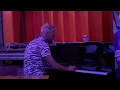 Robert Ellis „Nobody Smokes Anymore“, live at the Metropool in Hengelo/NL October 6, 2023