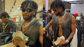 Diamond atumia Dolla za kimarekani kufanya Shopping ya Nguo Dukani kwa Jux| awanunulia mashabiki AFB