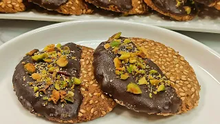 حلوة بدون سكر بدون غلوتين بدون دهنيات بأربع مكونات هشيييشة لذيذة و ساهلة 