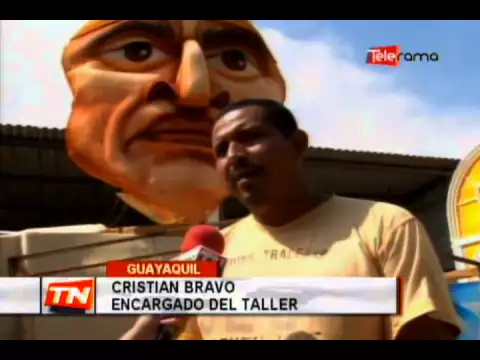 Elaboran monigotes gigantes para desfile náutico