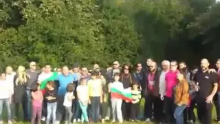 Лондон пее Кой уши байряка 