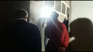 Мэр Омска осматривает строительство детского сада в Рябиновке