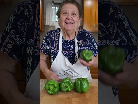 Nonna Pia's Stuffed Peppers never disappoint 🫑❤️ How does your family make theirs? 👇