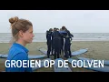 Download Lagu ZELFVERTROUWEN door SURFEN: Yente geeft THERAPIE op het WATER