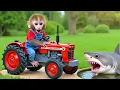 Download Lagu Monkey Nana drives a tractor and the journey to retrieve the wheel from the shark