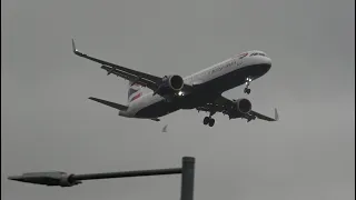 EASTERLY STRONG WINDS AT LONDON HEATHROW, WOBBLY LANDINGS 4K