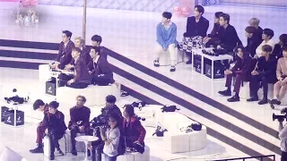 Download 뉴이스트, 갓7, 세븐틴 NU'EST, GOT7, SEVENTEEN : BTS '소우주 Mikrokosmos' : 직캠 fancam : feat. 아미 ARMY MP3