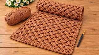 1-Row Blanket! My grandmother showed me this crochet pattern: A beautiful and easy crochet stitch.