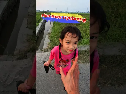 risa lihat kanan kiri