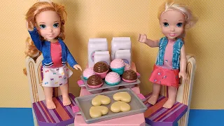 Download Baking for Elsa! Anna \u0026 Elsa toddlers - sweet treats MP3