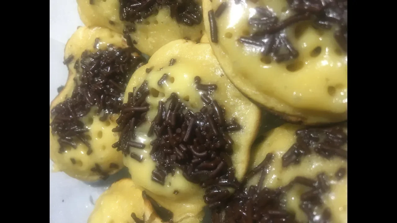 Olahan Kue Cubit Dari 2 Bungkus Chocolatos. 