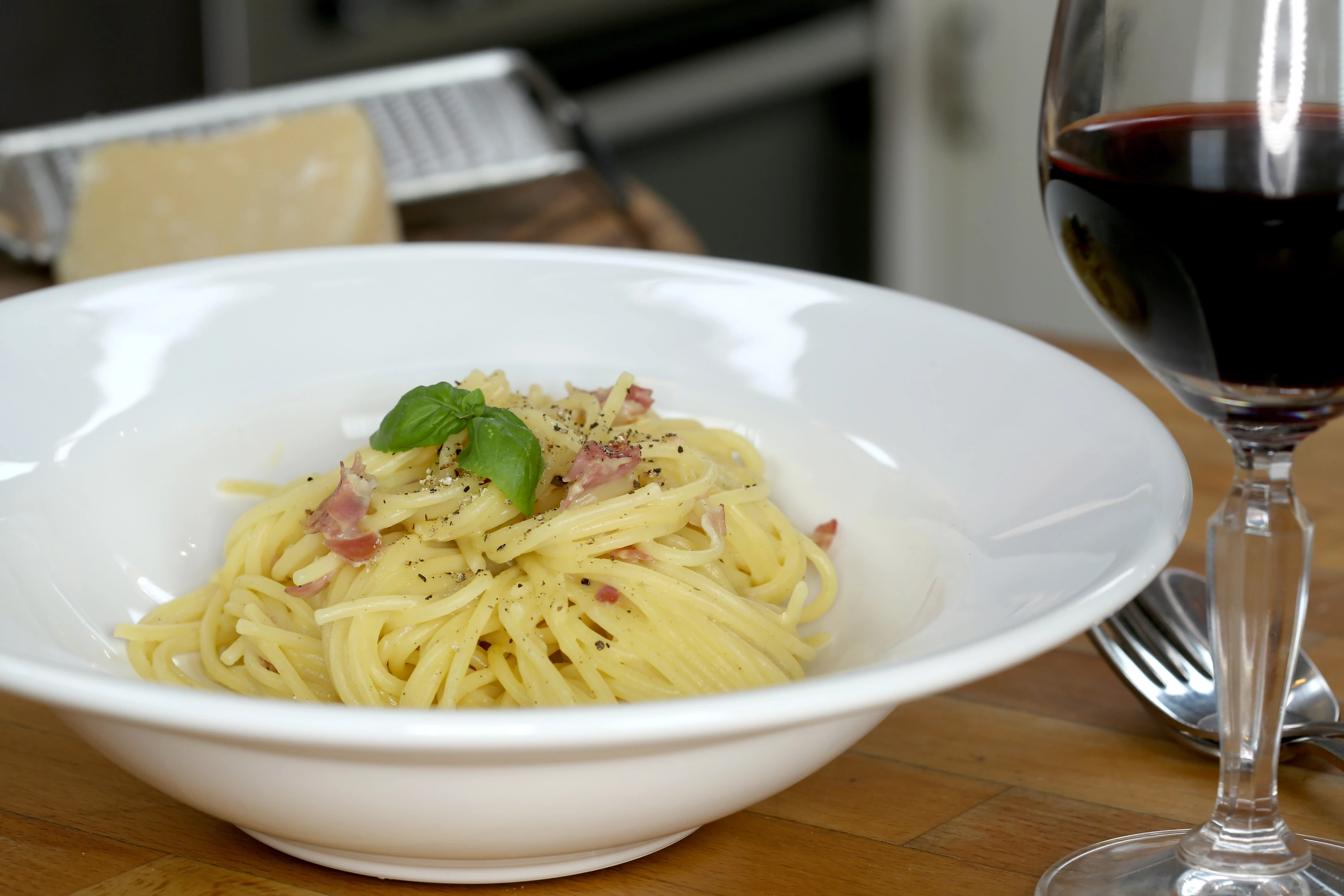 Spaghetti Carbonara - Echt italienisches Rezept auf Deutsch. 