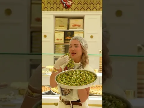 حلويات زيتونه 💕 صار فيكم تطلبو عن طريق التطبيق الموجود عالصفحه و التوصيل ل جميع انحاء العالم