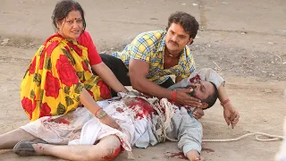 देखिये कैसे खेसारी लाल के पिताजी को गुंडों ने घसीट घसीट के मार डाला 😢😢
