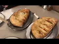 what the DIFFERENCE between strombolis Vs calzone