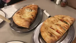 what the DIFFERENCE between strombolis Vs calzone