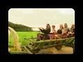 Download Lagu JO - Ne Place (cu Anca Dinicu, Ioana State, Miruna Rumina, Tina Duceac, Ana Petcu si Anisia Gafton)