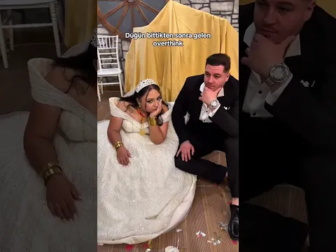 شوف العروس والعريس كاعدين باب البيت لن ابوها طردهم يريد يخلص منها 😒😂