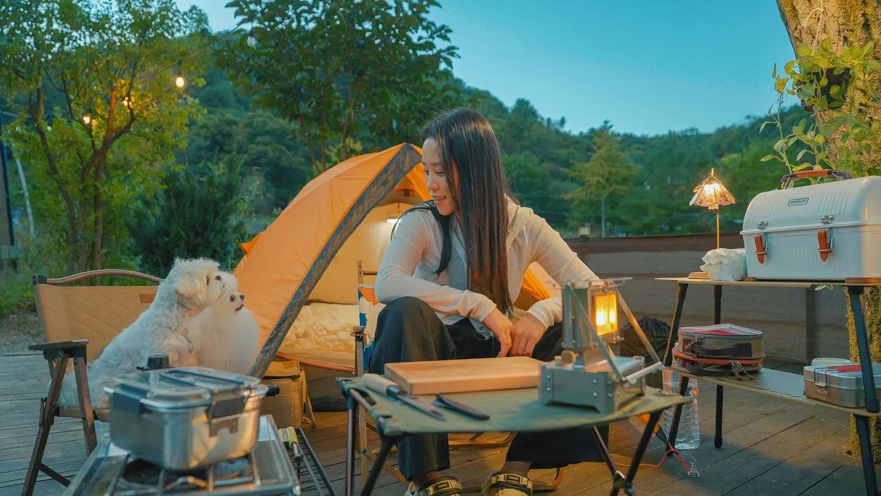 미니멀세팅으로 프라이빗한 공간에서 가을캠핑 즐기기🍁| 댕댕이 두마리는 역시 힘들다 | 밤줍기 체험 | 가평 사그막끝마을캠핑장 썸네일