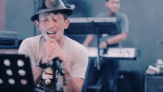 Download Slank - Gemerlap kota Cover By (B'Band) MP3